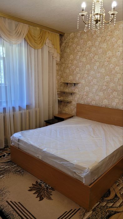 Продається трикімнатна квартира Бровари Чорних Запорожців 60б
