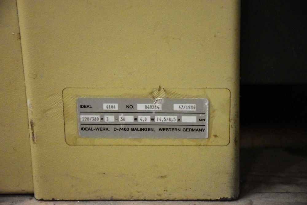 24. IDEAL 4104 – niszczarka przemysłowa do papieru, solidna