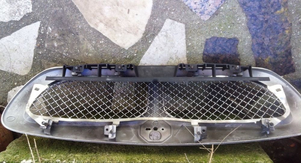 Rover 25/45/75 MG ZR/ZS- Grelha Parachoques Frente