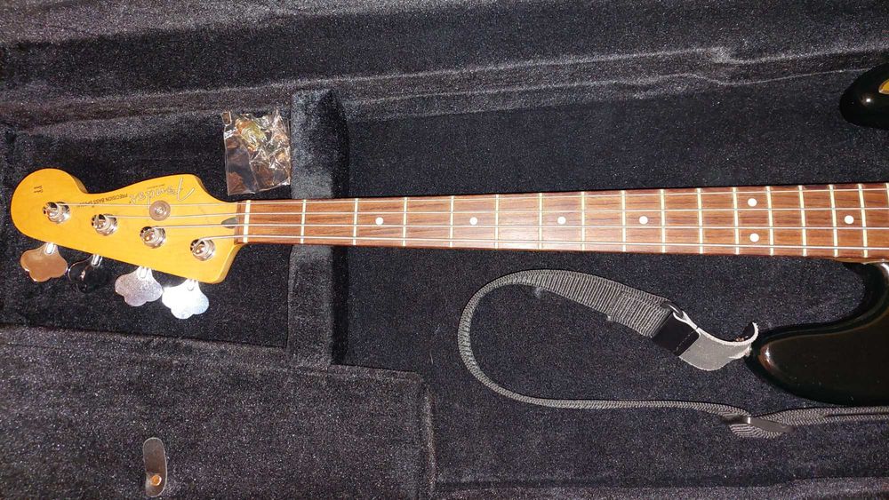 Baixo Fender Deluxe Active Precision Bass Special Black 2010