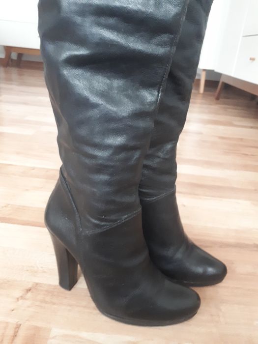 Czarne kozaki damskie