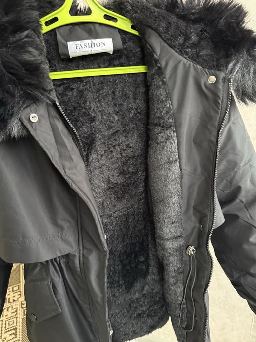 Парка жіноча нова