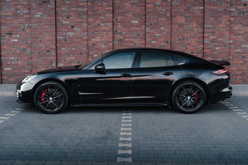 Wynajem Porsche Panamera Turbo wypożyczalnia samochodów