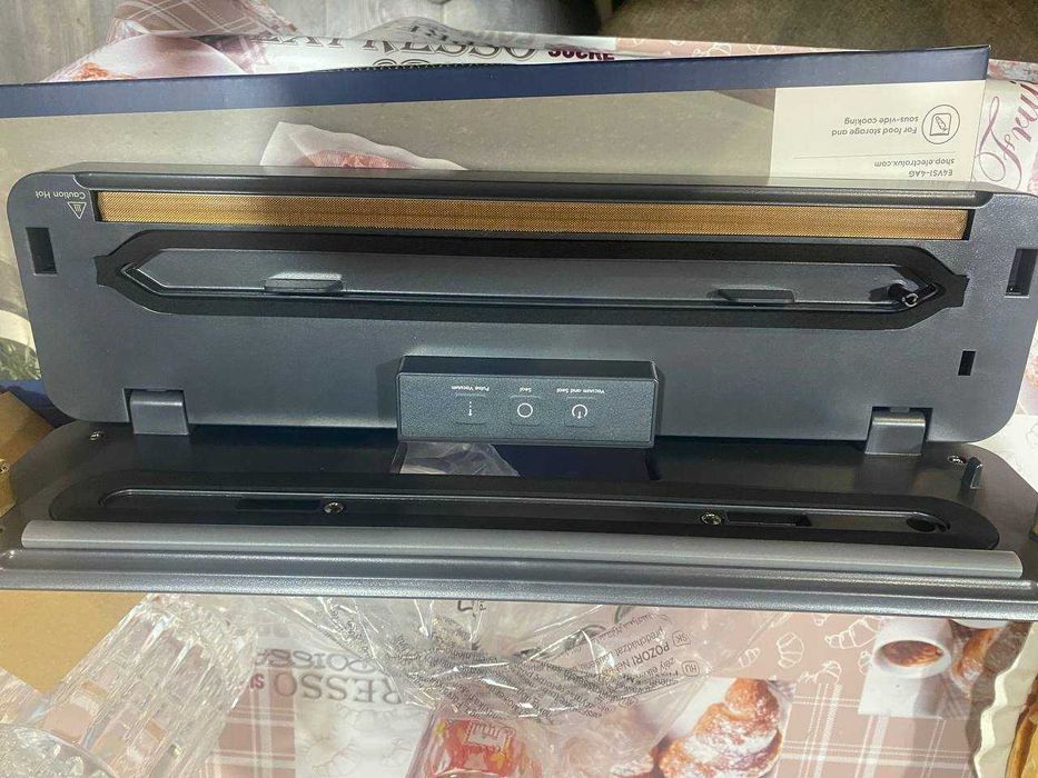 Вакууматор Electrolux E4VS1-4AG