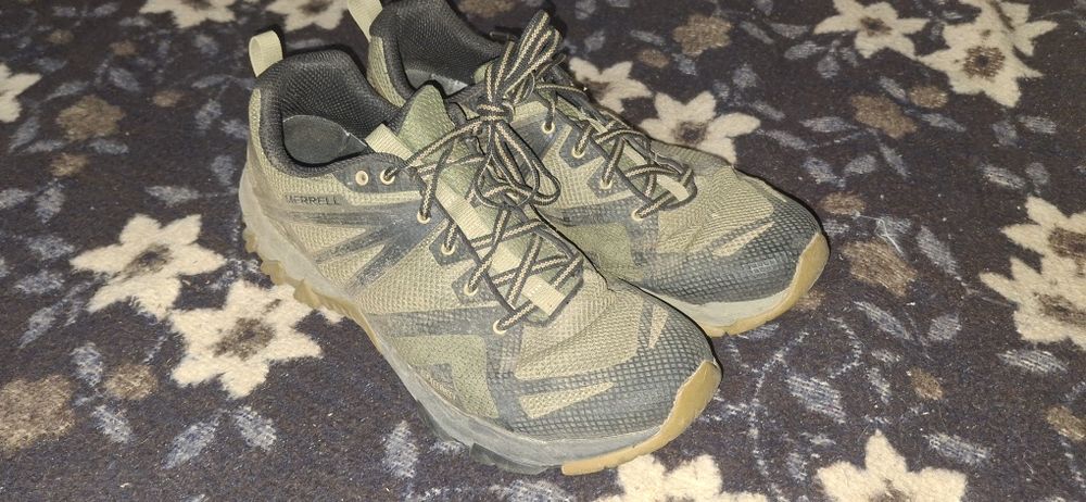 Sapatos Merrell 46.5 Originais

Bom estado 46 Merrell Cinzento e Verde