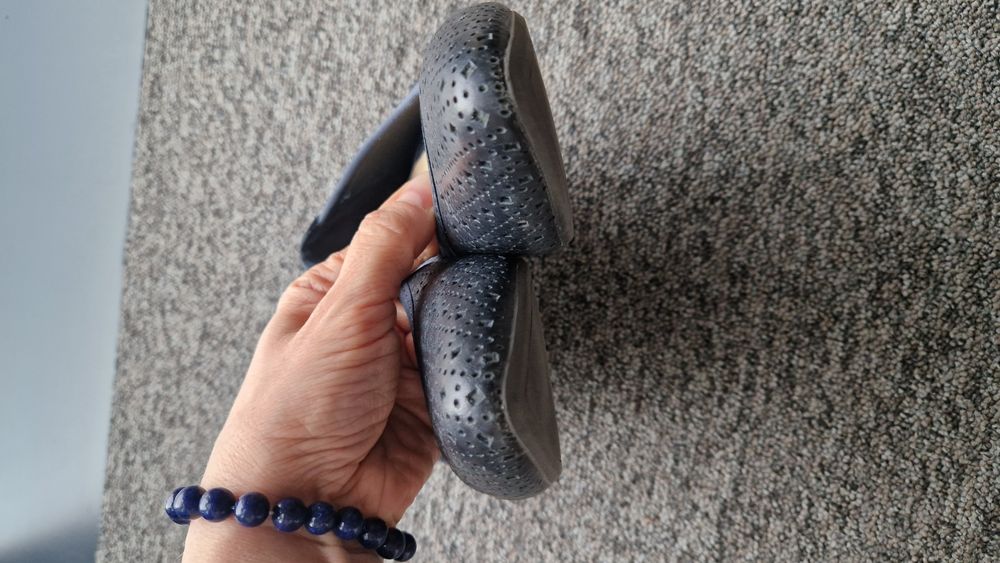 Buty na obcasie granatowe, Lasocki