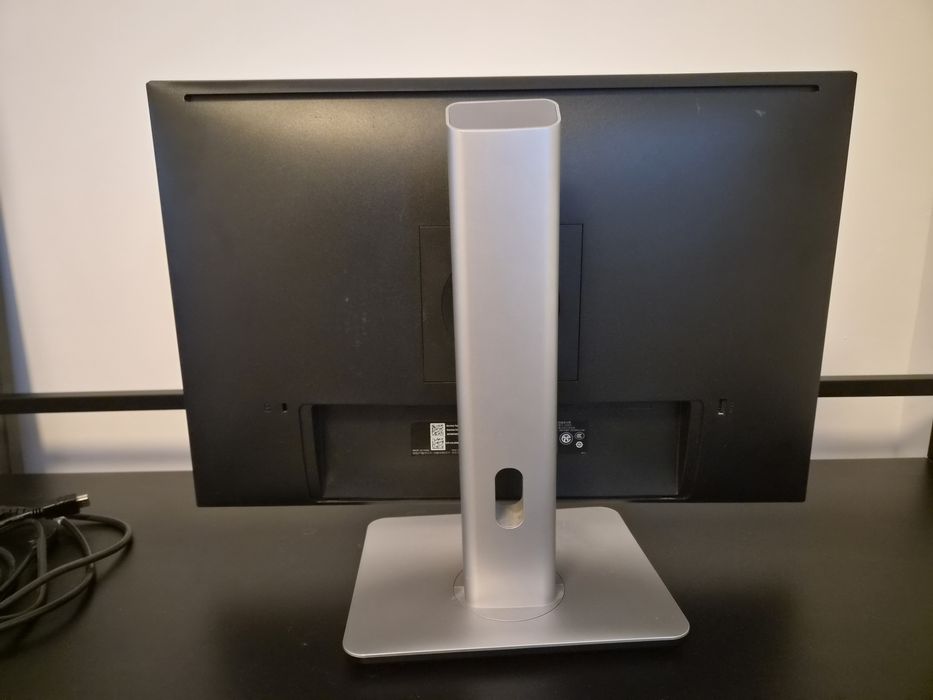 Monitor 24" LED Dell U2415