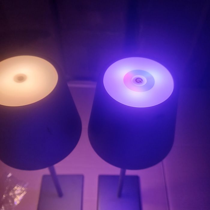 Настільна лампа сенсорна