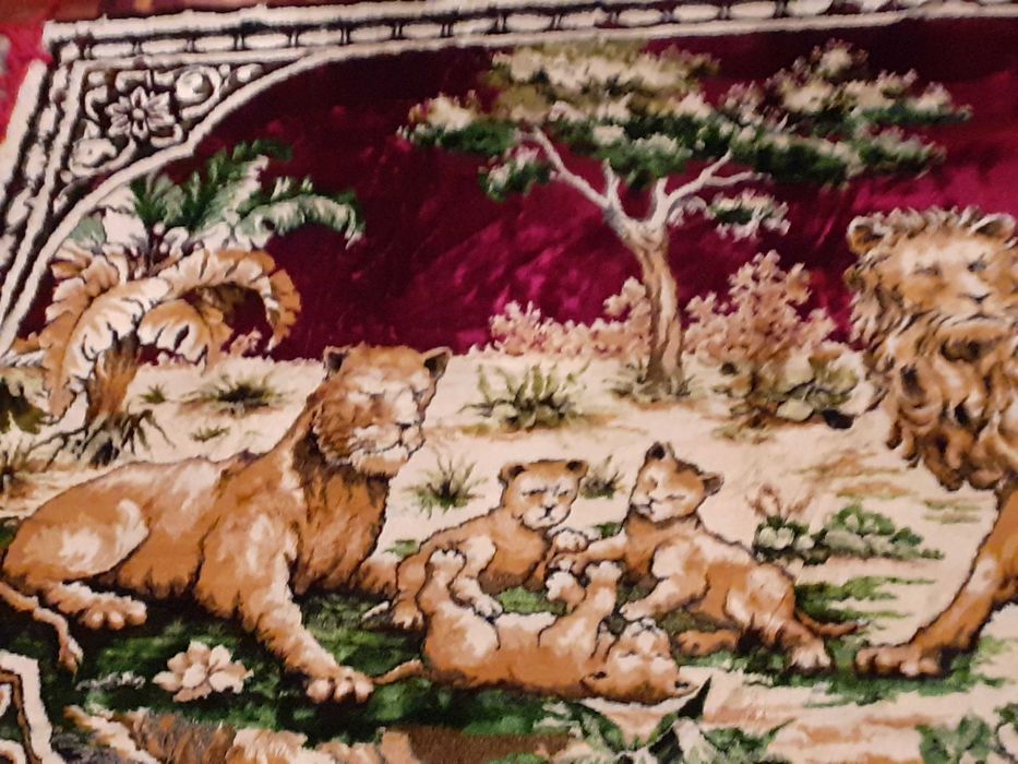 Tapestry, made in Italy, with lions