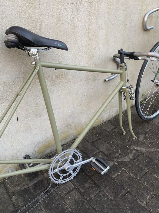 Bicicleta ciclismo antiga incompleta