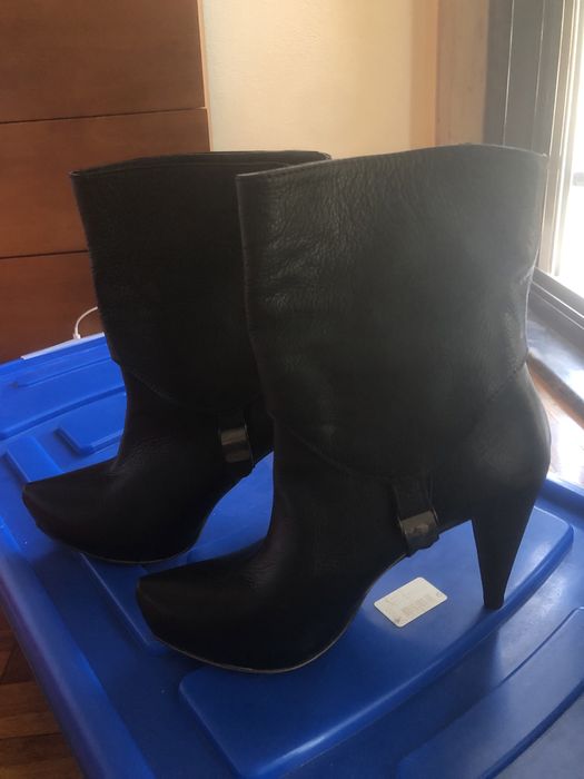 Botas em pele pretas Donni NOVAS