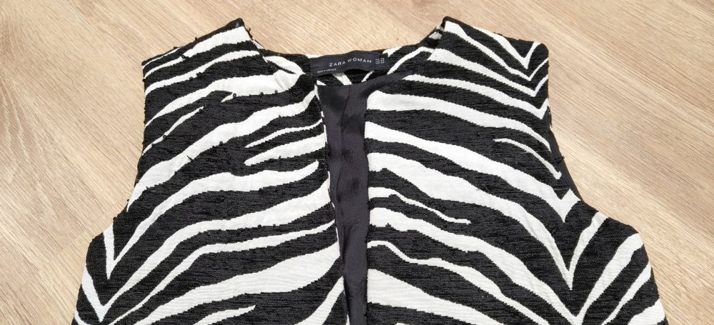 Kamizelka i spódnica zebra Zara rozmiar S