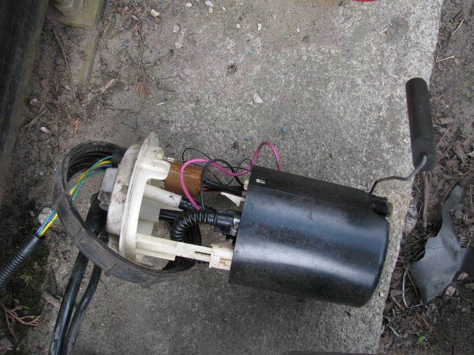 BERLINGO PARTNER I 2.0HDi  POMPA PALIWA CZUJNIK POZIOMU 9633733180