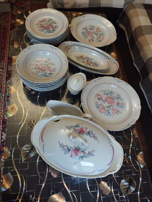 Столовий сервіз.