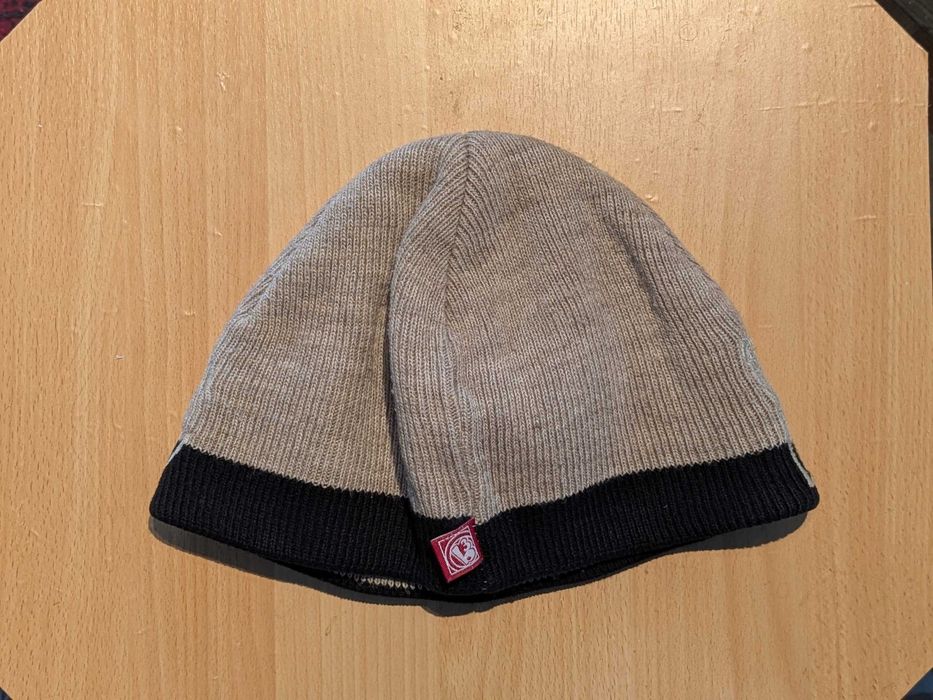 Czapka B3 - kremowa.