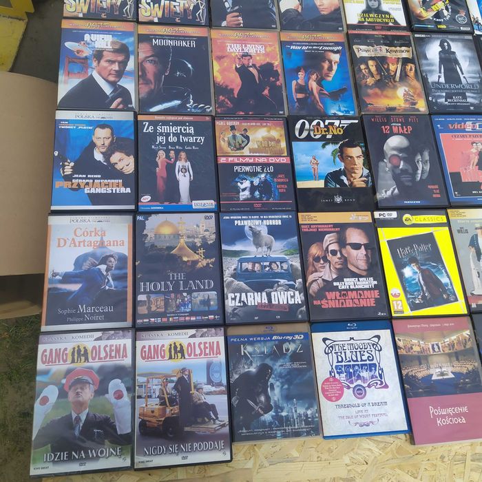 Płyty filmy VHS DVD