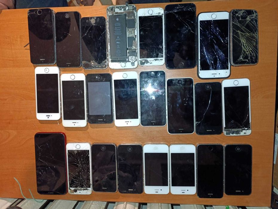 Telefony uszkodzone pobite lub nie kompletne