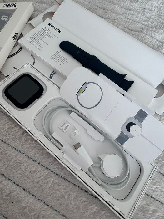 Apple Watch SE (Gen 2)  44mm