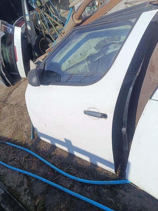 Продам двері Skoda Roomster