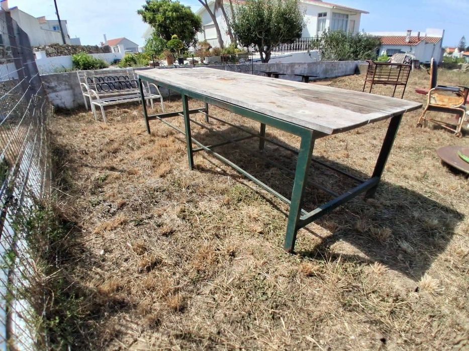 Bancada em ferro e madeira