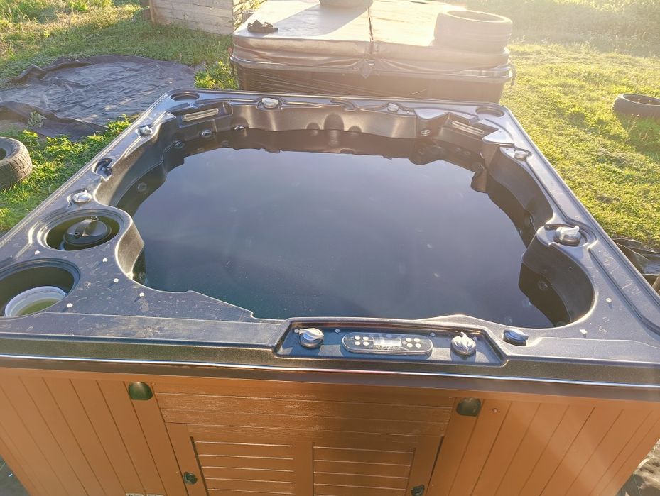 Jacuzzi zewnętrzne całoroczne Hydropool SPA 230X230 system balboa
