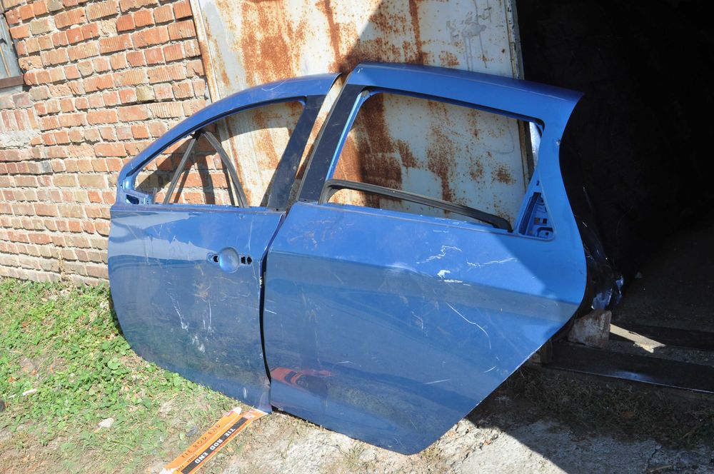 Renault Zoe дверь перед зад левая