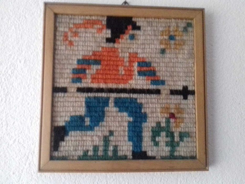 Quadro bordado à mão. Novo.