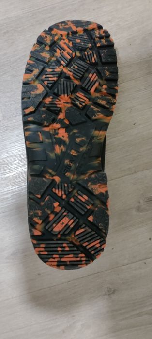 Продам зимние кроссовки Sievi