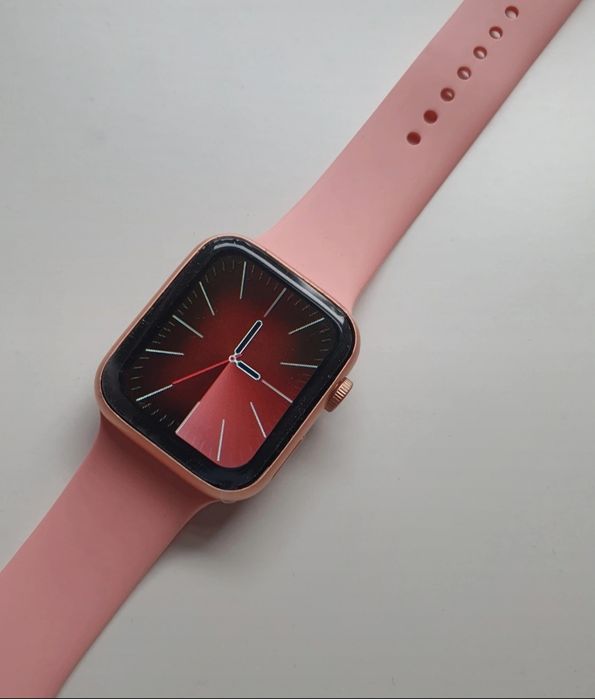 Smartwatch i8 Pro Max z możliwością wykonywania połączeń