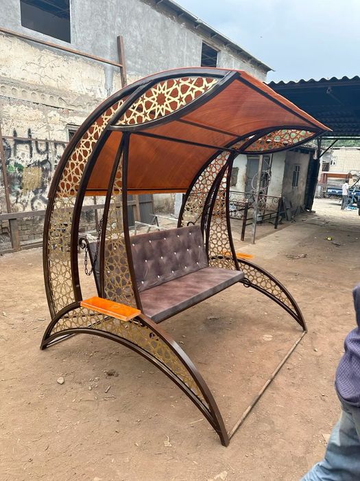 Садові гойдалки.