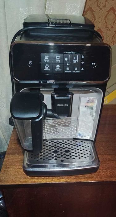 продам кофемашину Philips Series 2200