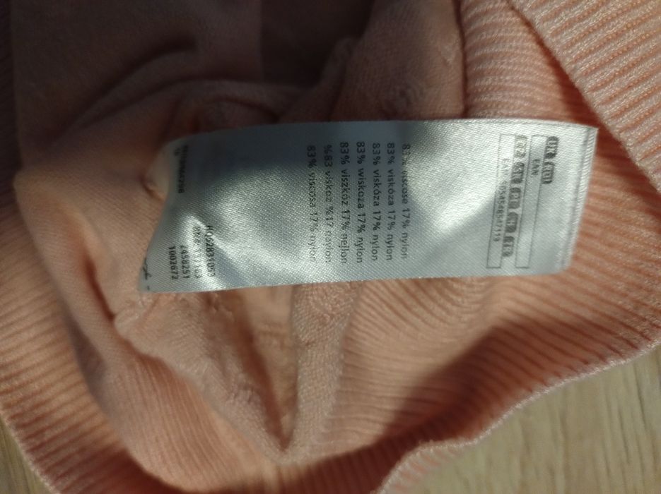Sweter pudrowy róż F&F