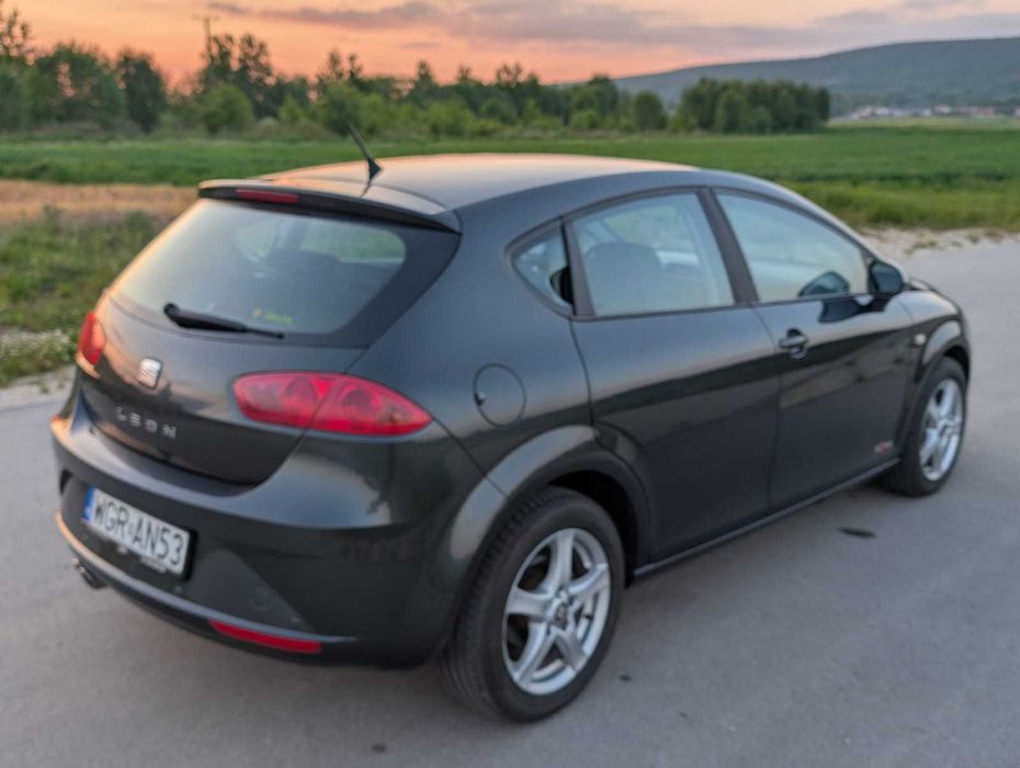 Samochód seat leon 2