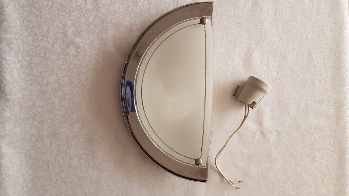 Lampa wewnętrzna półplafon