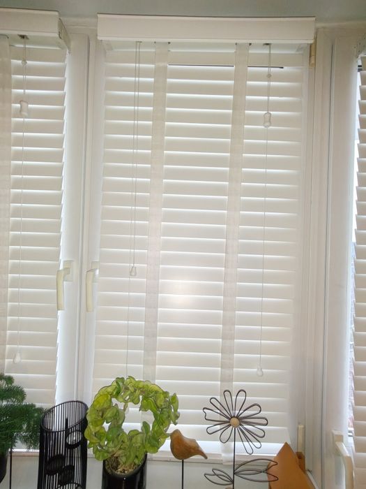 Żaluzje drewniane białe w bardzo dobrym stanie