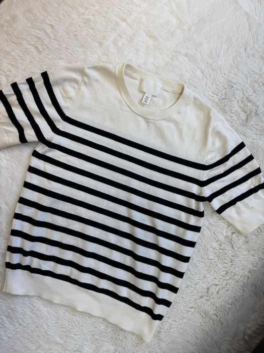 Футболка біла з чорним H&M S