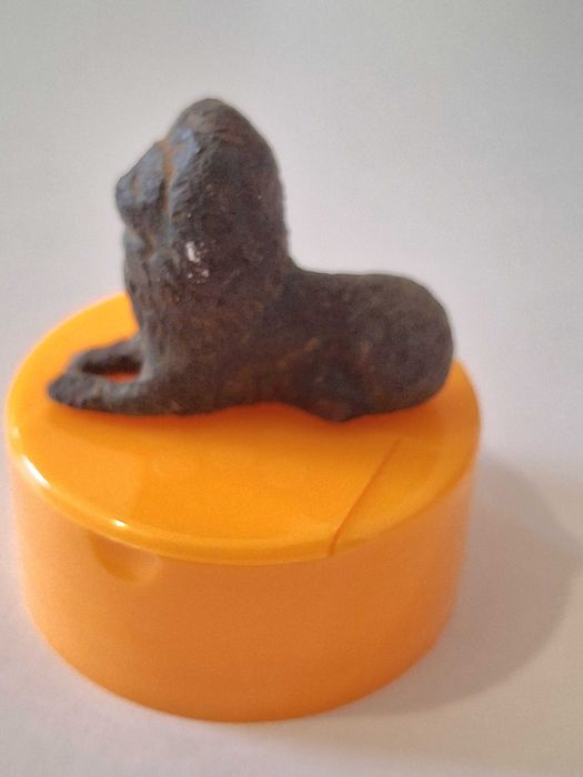 Leão em bronze romano com 39x29x20mm em optimas condições.