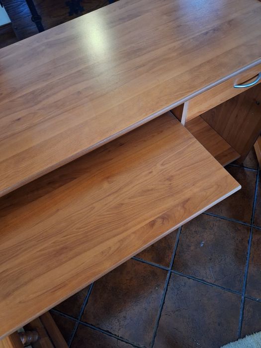 Secretária para escritório