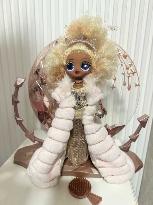 Lalka kolekcjonerska LOL Surprise Holiday OMG 2021 Collector NYE Queen