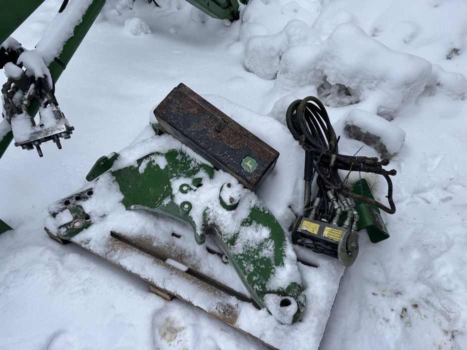 Ładowacz czołowy John Deere H380 z adaptacja