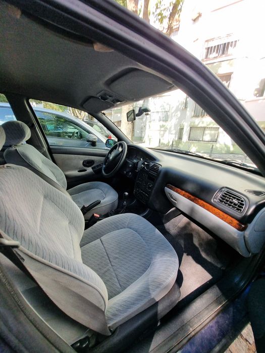 Carro em perfeito estado
