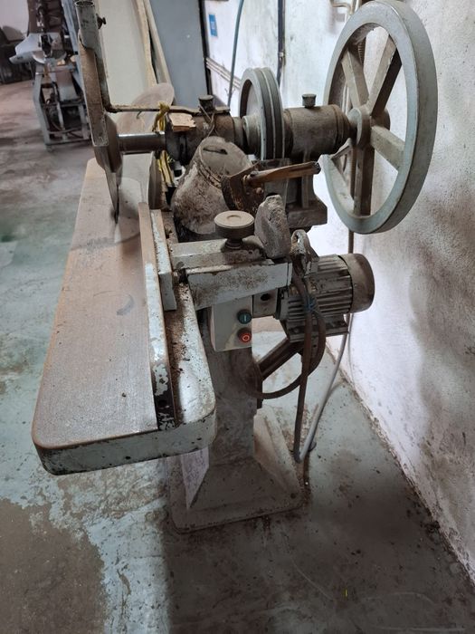 Vendo material para produção de rolhas