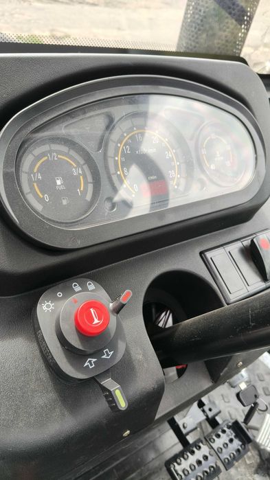 Трактор БУЛАТ 404RС з кабіною рівна підлога реверс