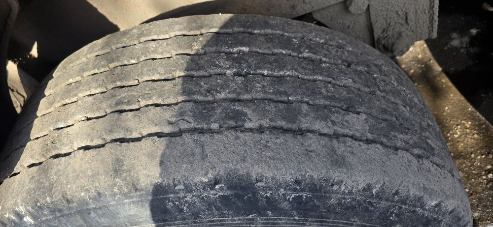 Продам полуприцеп  самосвал  на 30 кубов идеальное состояние