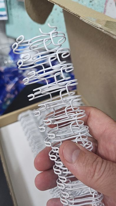 Металлическая пружина шаг 2:1, d 19,0 мм, 40 шт, белая