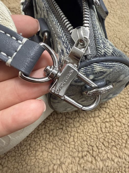 Чудова сумочка преміум якості, має всі лого