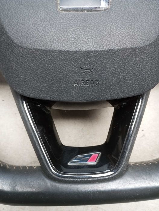 Volante Seat Leon 5f cupra com Airbag