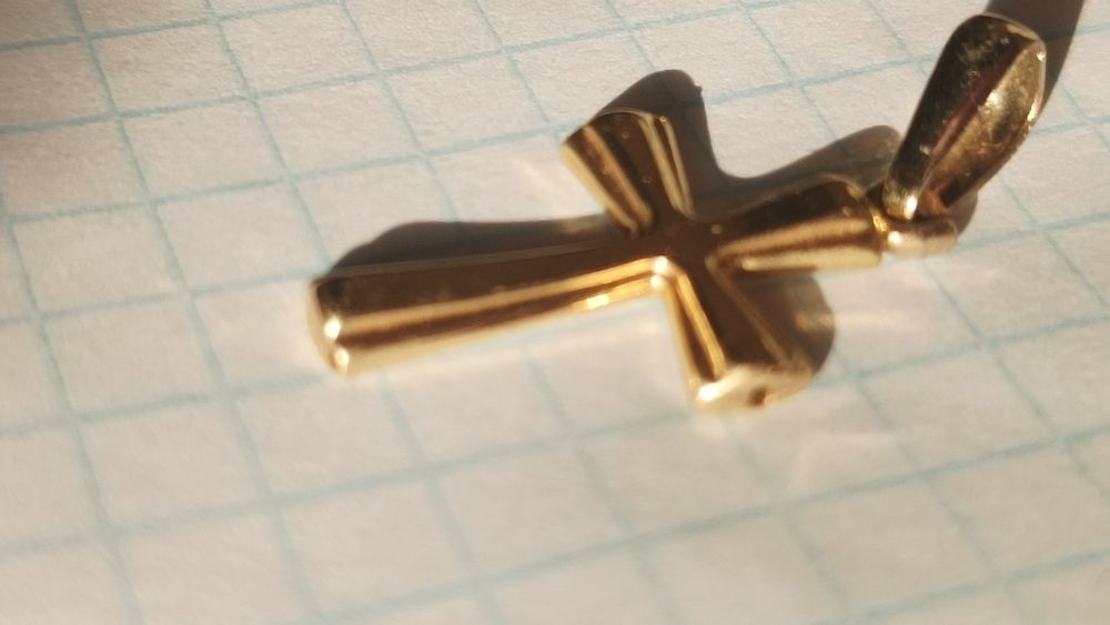 Золотой крестик essemme.750 проба.