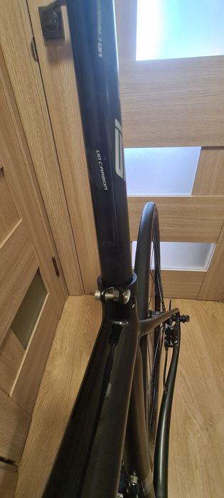 Карбоновий шосейний велосипед Cervelo R3 Disc