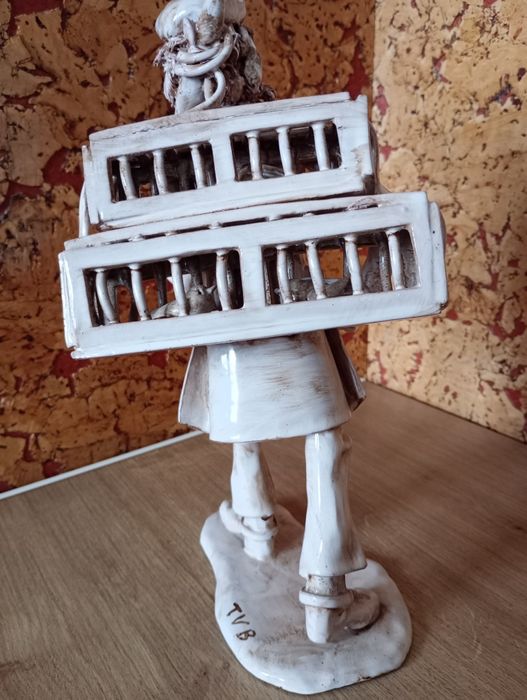 Figurka  Gołębiarza
